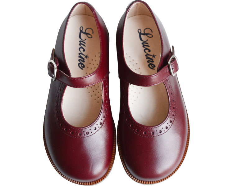 Chaussures pour filles résistantes tout en restant jolies et fines portées Chaussures pour filles résistantes tout en restant jolies et fines portées