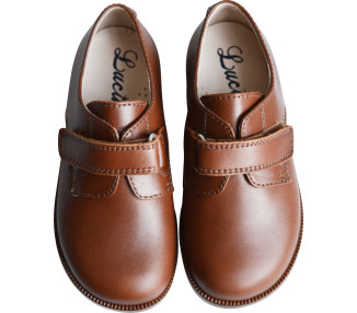 Chaussures mixte pour fille et garçon faciles à mettre et parfaites pour l'hiver et pour toutes saisons.