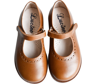 Chaussures pour fille facile à enfiler et à mettre et très pratiques pour l'école
