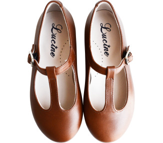 Chaussures pour filles et femmes en cuir qui font un joli pied fin