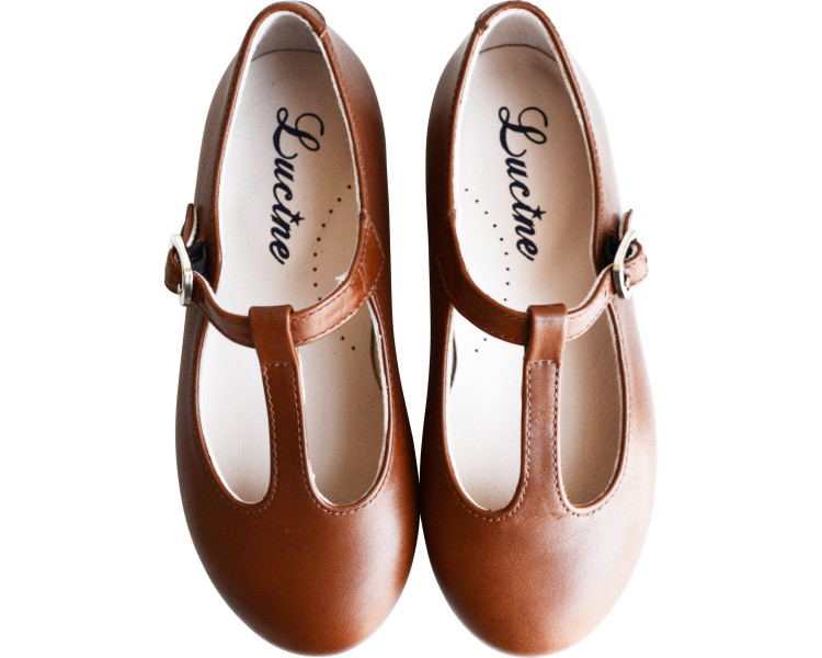 Chaussures pour filles et femmes en cuir qui font un joli pied fin Chaussures pour filles et femmes en cuir qui font un joli pied fin