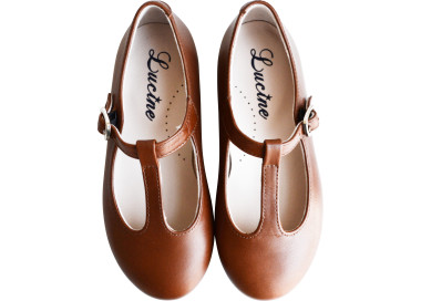 Chaussures pour filles et femmes en cuir qui font un joli pied fin
