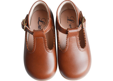 Chaussures souples pour bébés filles et idéales 1ers pas et pour la marche. daptées pieds fins et tous types de pieds