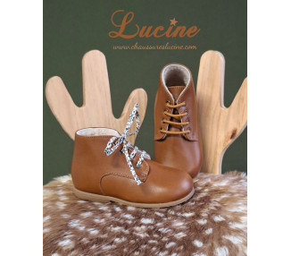 chaussures souples confortables adadptées et faites pour les premiers pas et quand l'enfant marche déjà bien