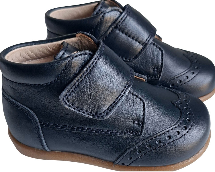 Chaussures bébé en cuir faciles à mettre pratiques et souples