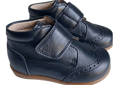 Chaussures bébé en cuir faciles à mettre pratiques et souples