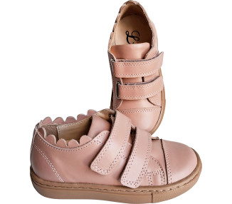Baskets en cuir très souples, confortabales pour les pieds et faciles à mettre pour petites filles