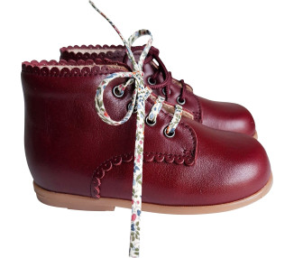 Chaussures bébé fille à lacets à fleurs en cuir de qualité bordeaux