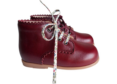 Chaussures bébé fille à lacets à fleurs en cuir de qualité bordeaux
